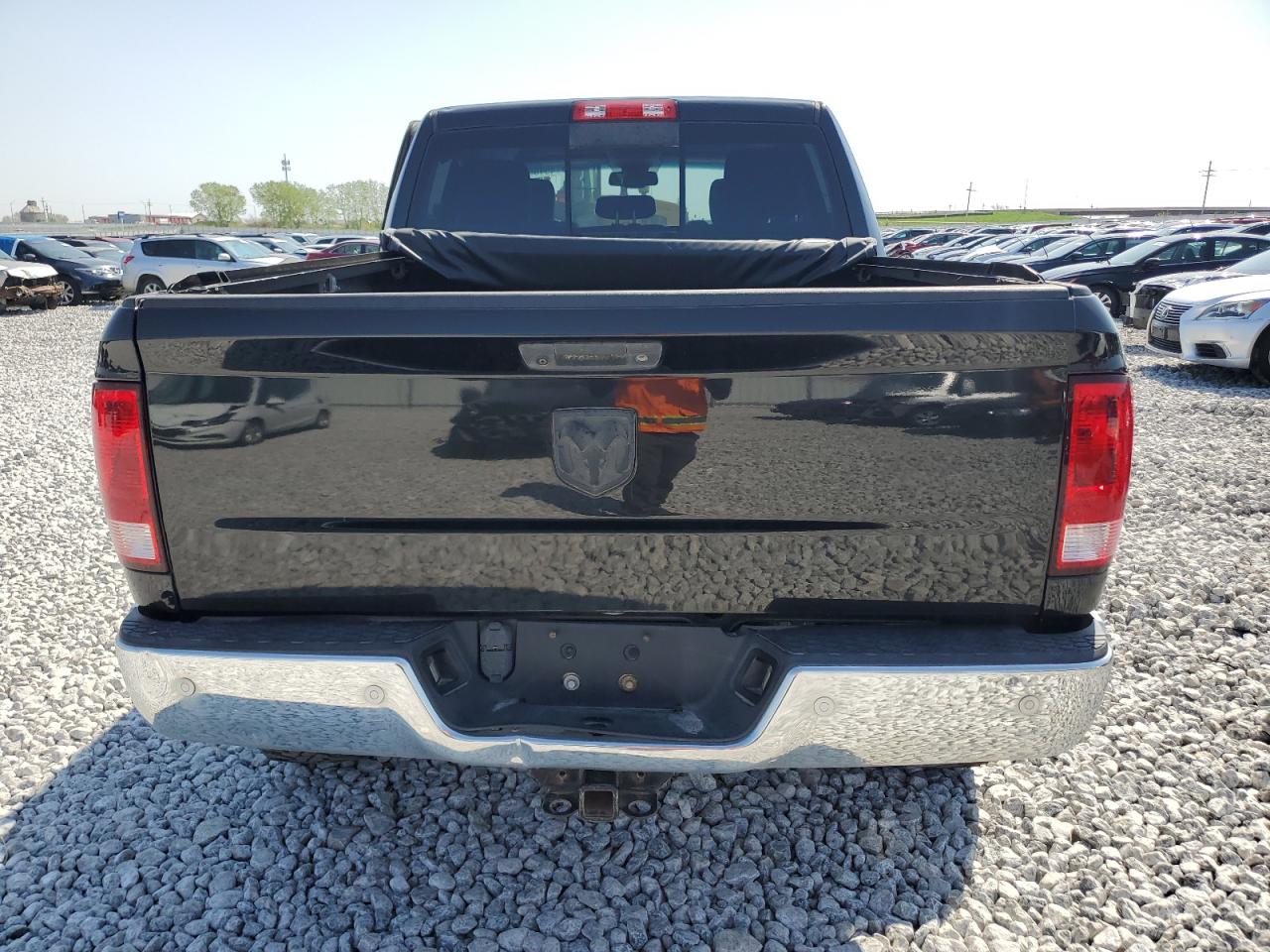 2018 Ram 1500 Slt VIN: 3C6RR7LG9JG203181 Lot: 74239974