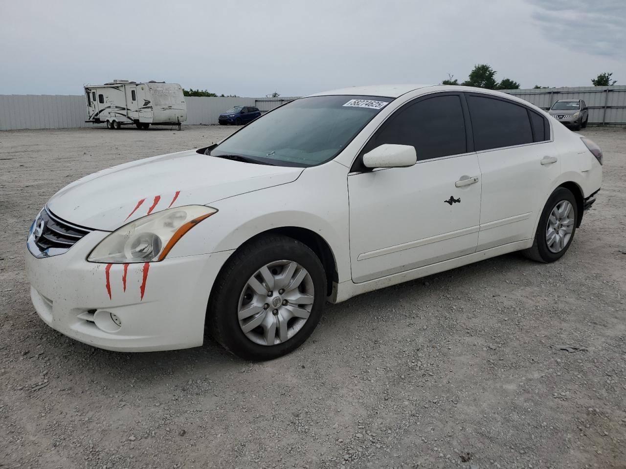 Earlington, KY에서 판매 중인 2010 Nissan Altima Base - Front End