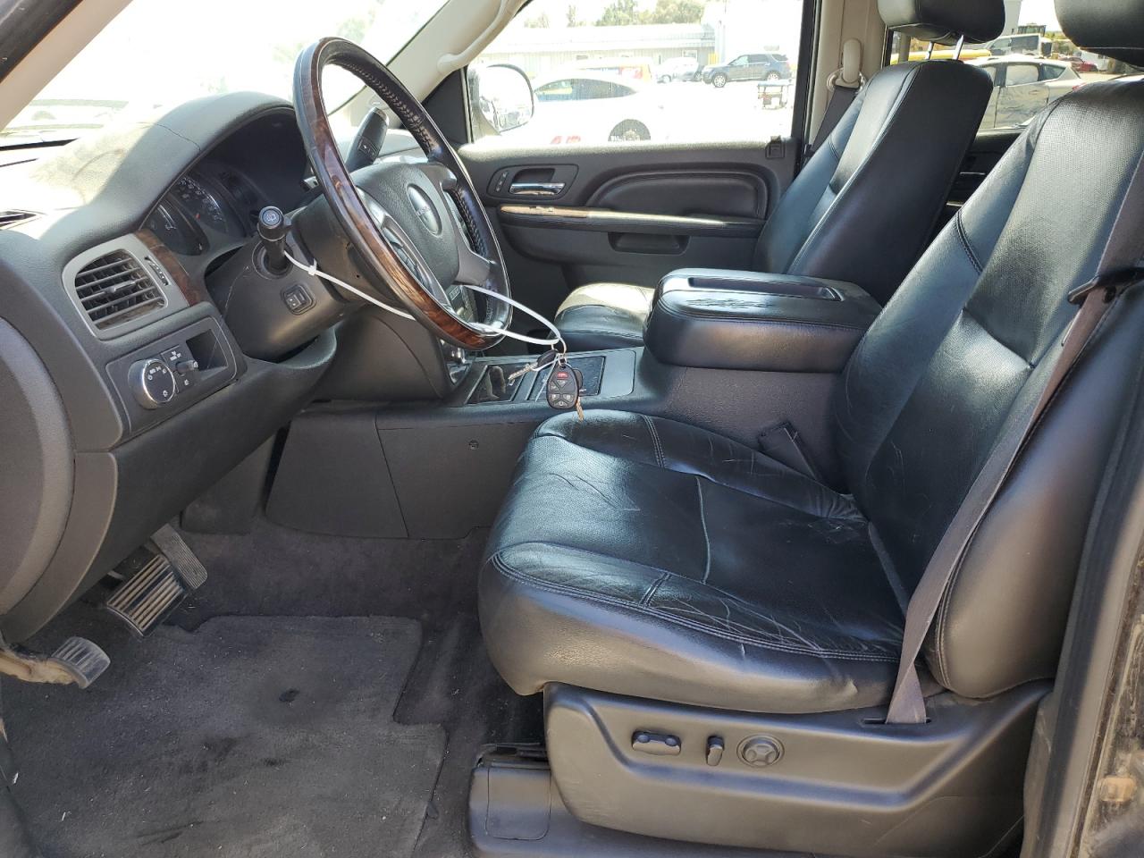 2011 GMC Yukon Xl Denali VIN: 1GKS2MEF9BR321013 Lot: 57113565