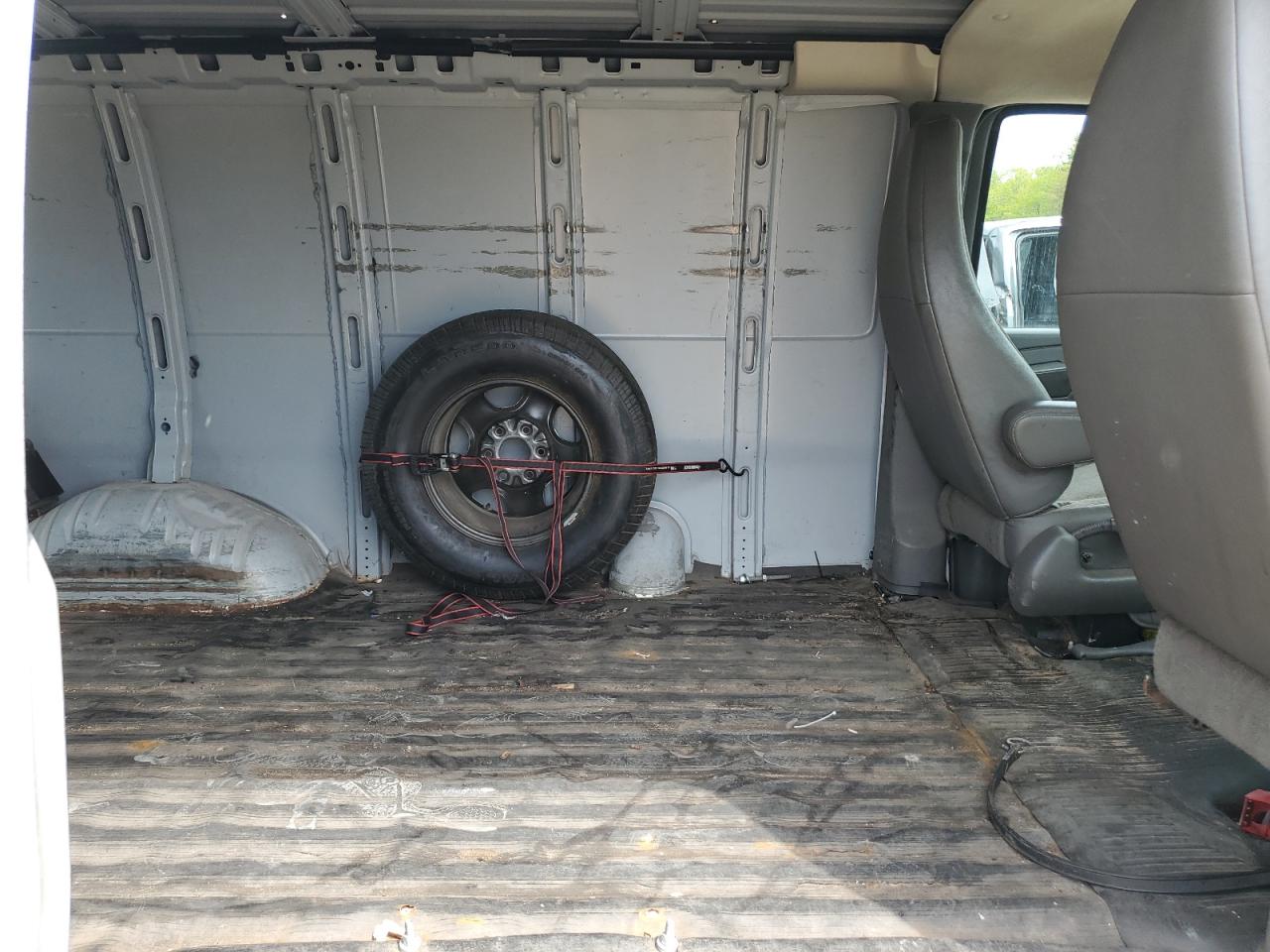 2011 Chevrolet Express G1500 VIN: 1GCSHAF45B1133867 Lot: 58553265