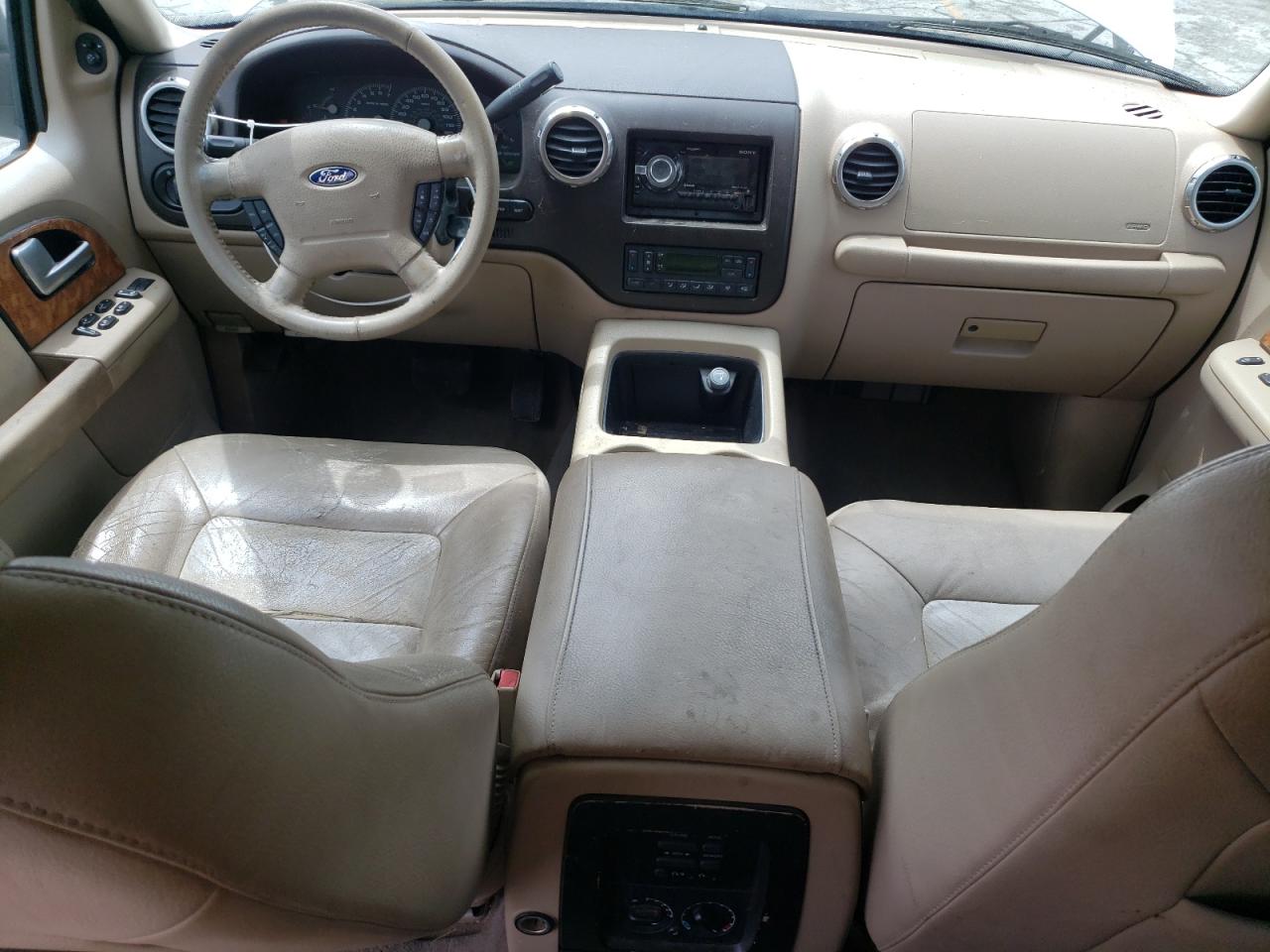 2004 Ford Expedition Eddie Bauer VIN: 1FMRU17W74LA68372 Lot: 56393515