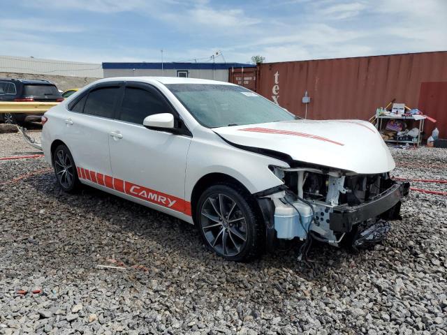 TOYOTA CAMRY 2017 Белы