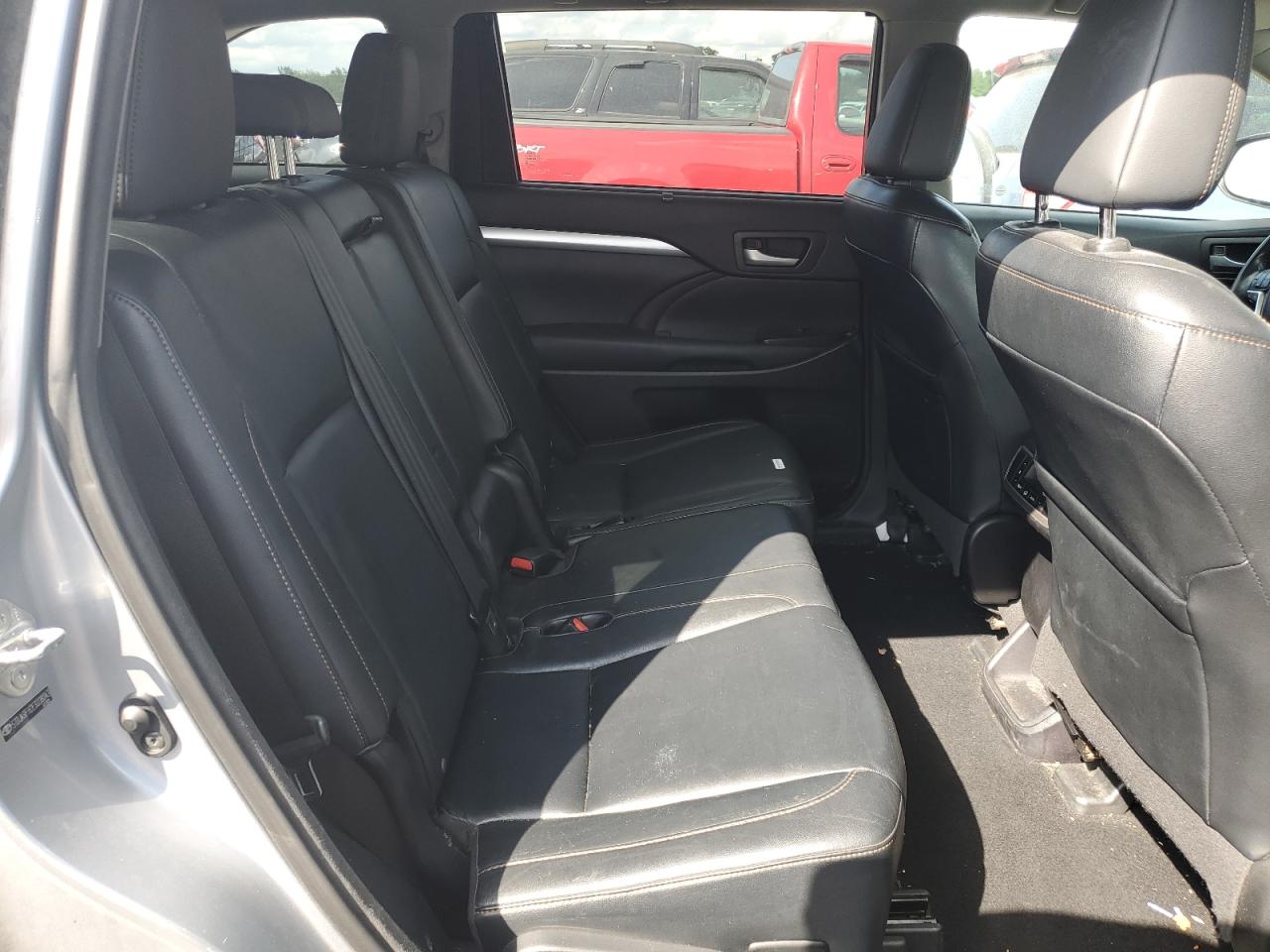 2014 Toyota Highlander Xle VIN: 5TDJKRFH2ES038043 Lot: 58437505