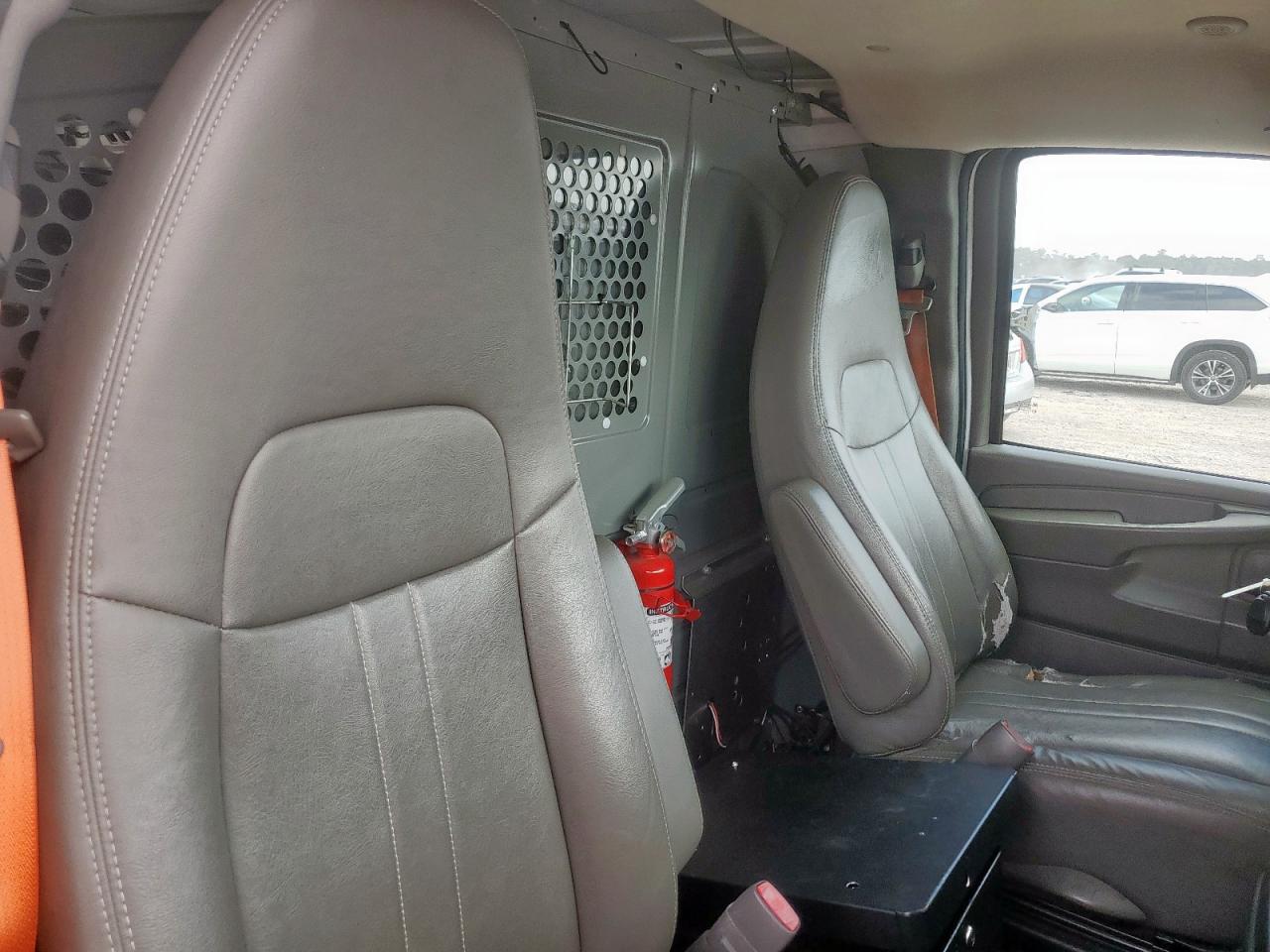 2014 Chevrolet Express G2500 VIN: 1GCWGFCB6E1118464 Lot: 57453335