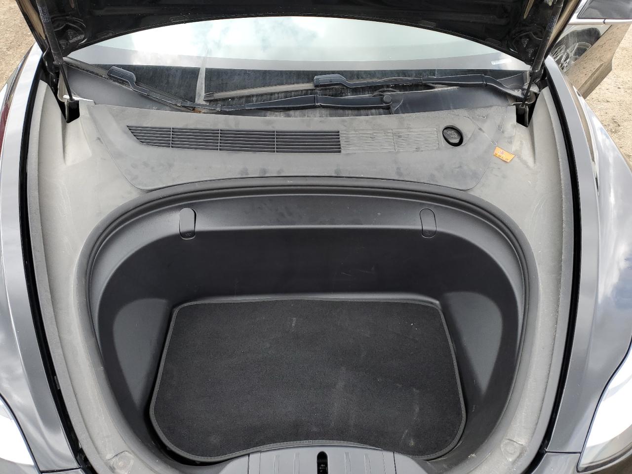 2018 Tesla Model 3 VIN: 5YJ3E1EAXJF173257 Lot: 57611555