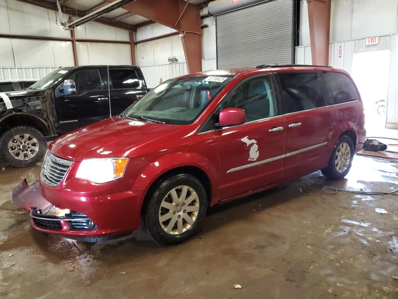 2016 Chrysler Town & Country Touring იყიდება Lansing-ში, MI - Front End