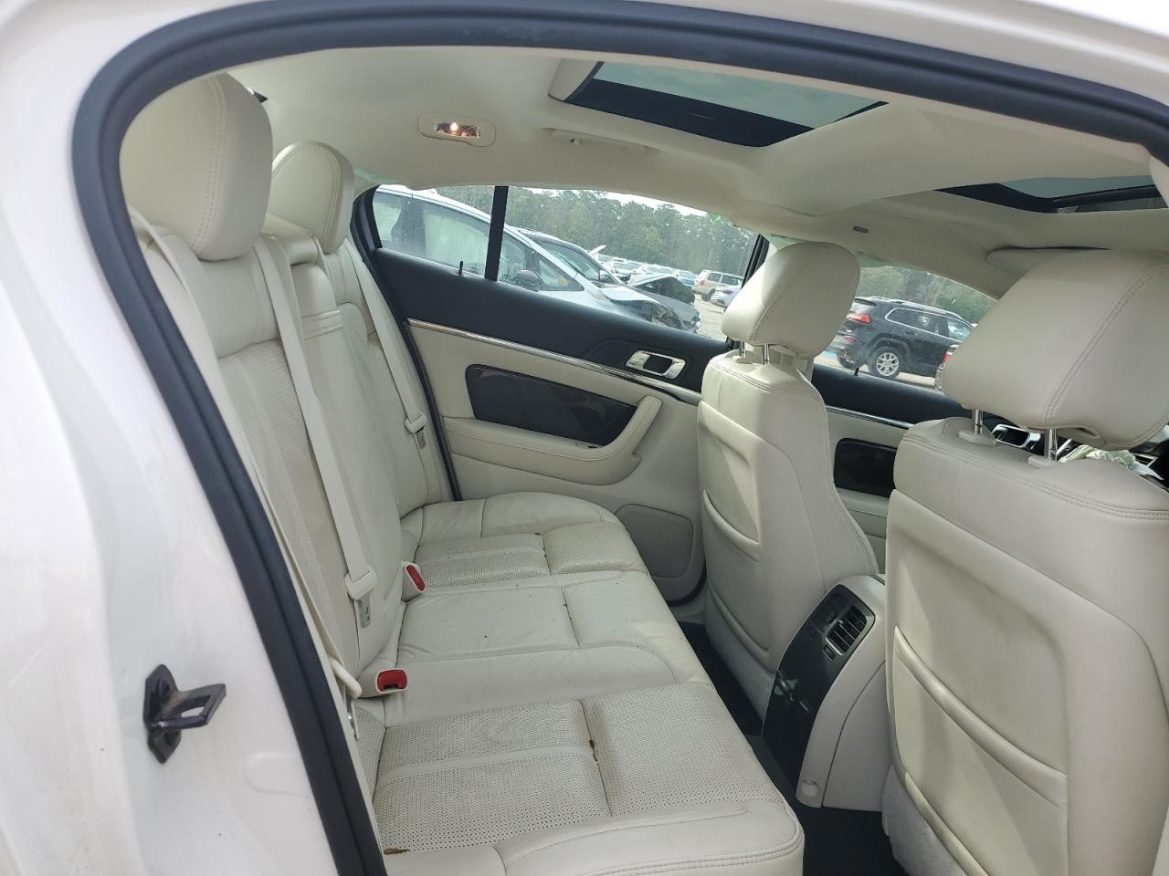 2011 Lincoln Mks VIN: 1LNHL9DR2BG615453 Lot: 56946285