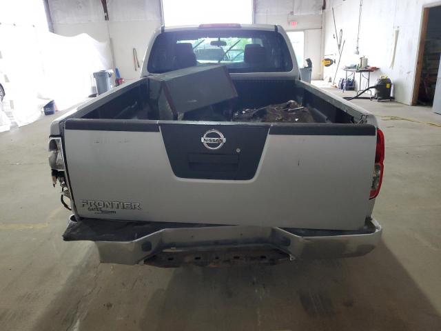 Pickups NISSAN FRONTIER 2012 Srebrny