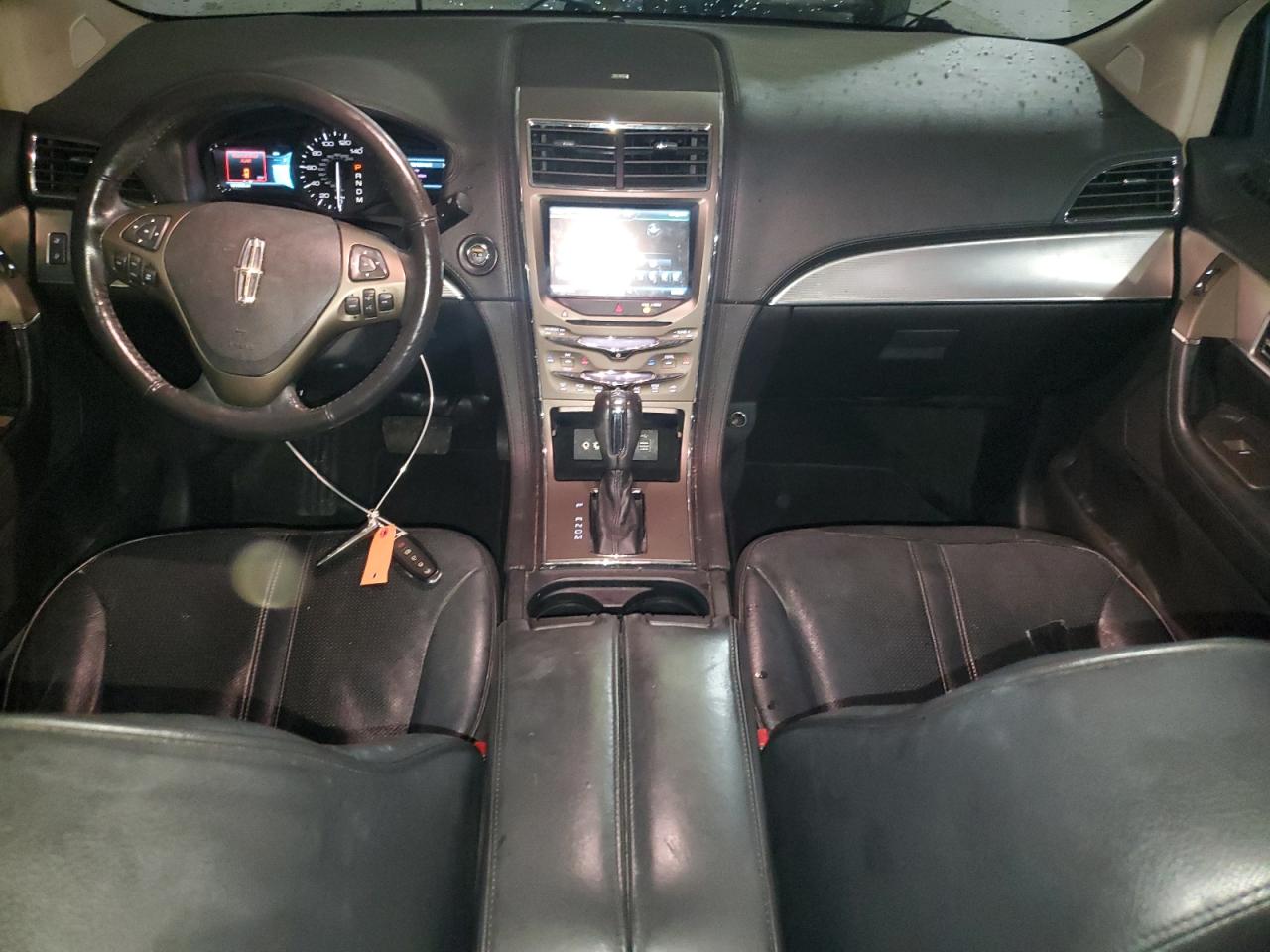 2011 Lincoln Mkx VIN: 2LMDJ8JK0BBJ05927 Lot: 56578425