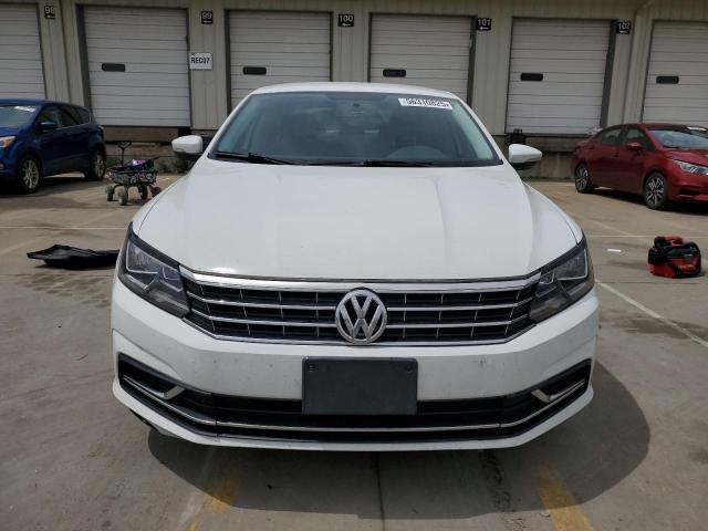 Sedans VOLKSWAGEN PASSAT 2016 Biały