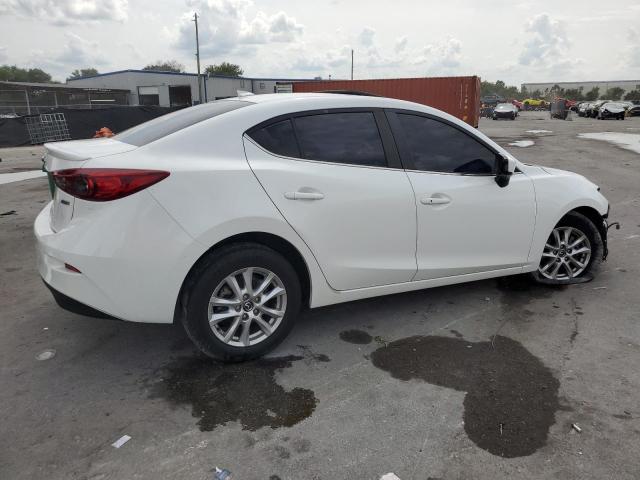  MAZDA 3 2015 White
