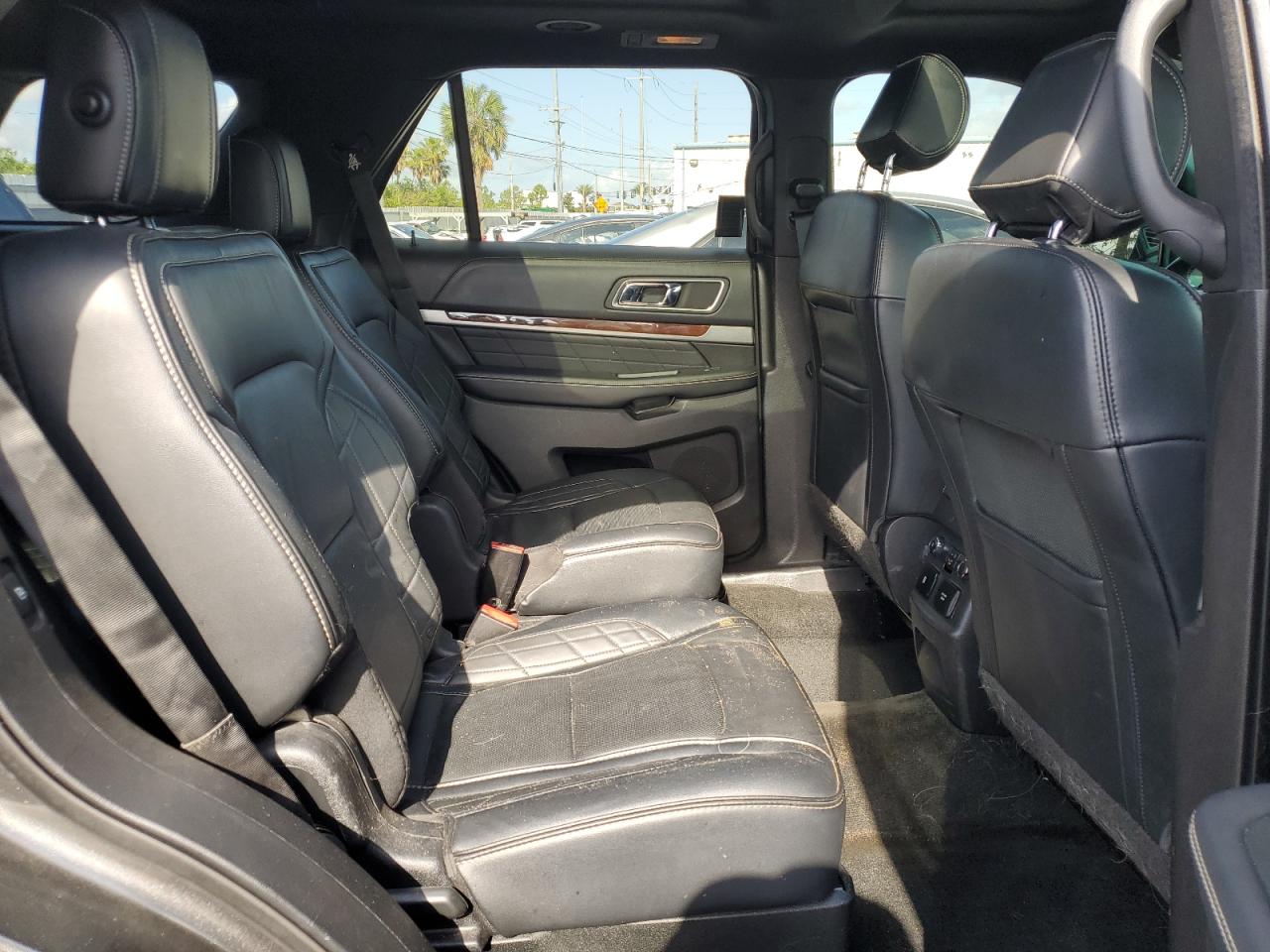 2017 Ford Explorer Platinum VIN: 1FM5K8HT9HGA01868 Lot: 56565135