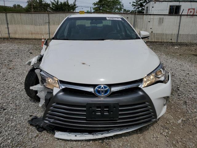  TOYOTA CAMRY 2017 Белый