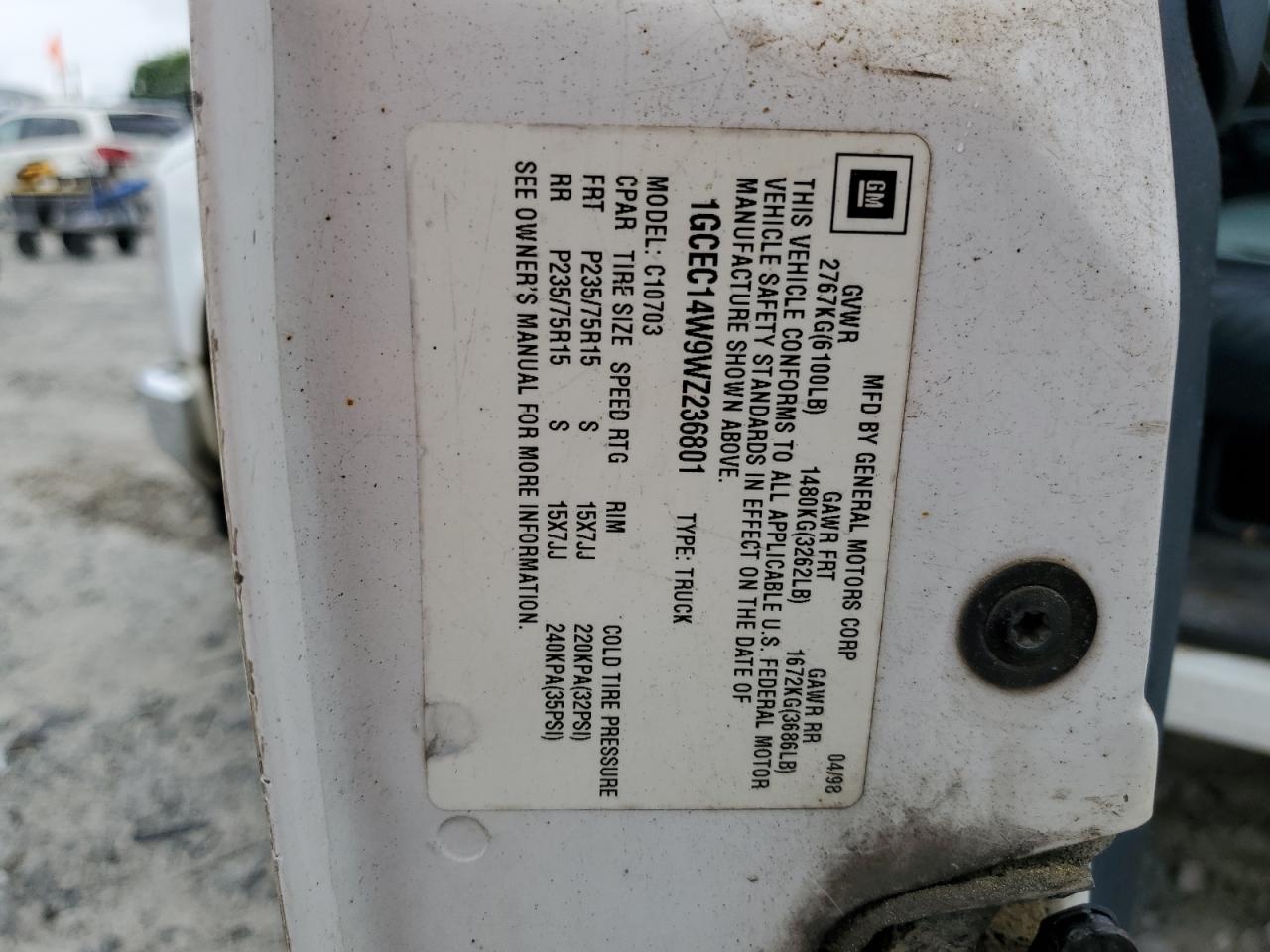 1998 Chevrolet Gmt-400 C1500 VIN: 1GCEC14W9WZ236801 Lot: 56354305