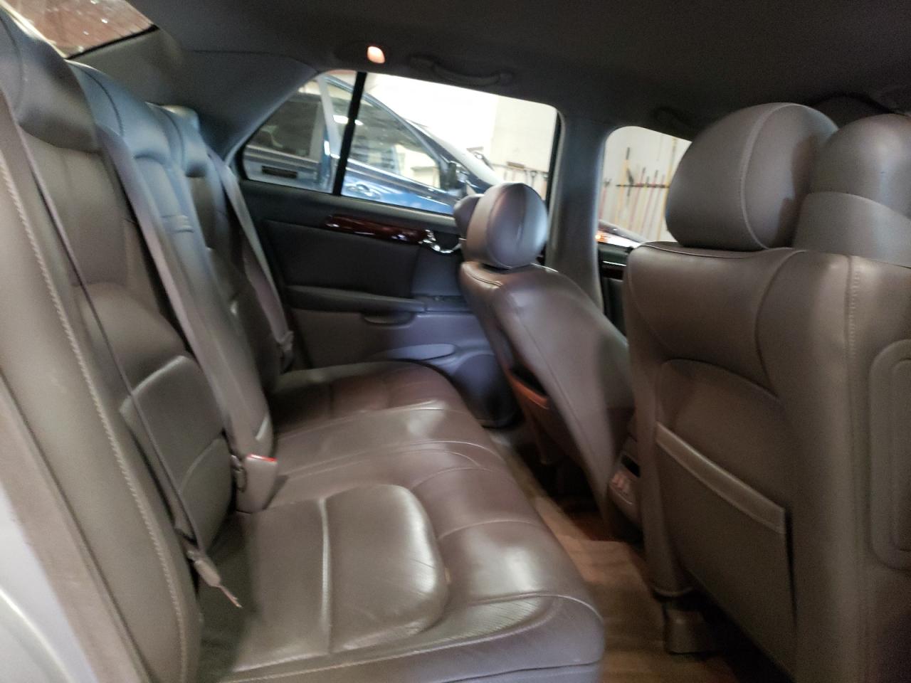 2000 Cadillac Deville Dts VIN: 1G6KF5793YU252454 Lot: 56850575