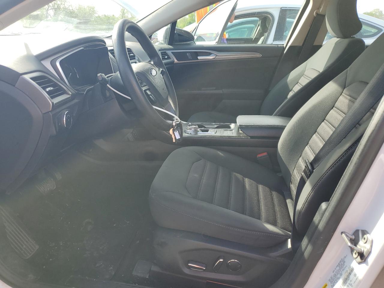 2019 Ford Fusion Se VIN: 3FA6P0LU9KR124877 Lot: 54027285