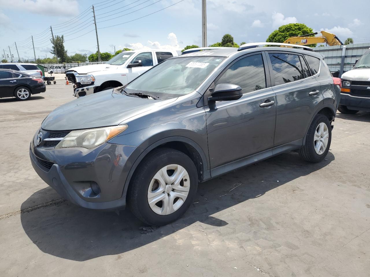 2015 Toyota Rav4 Le for Sale in Miami, FL - Rear End