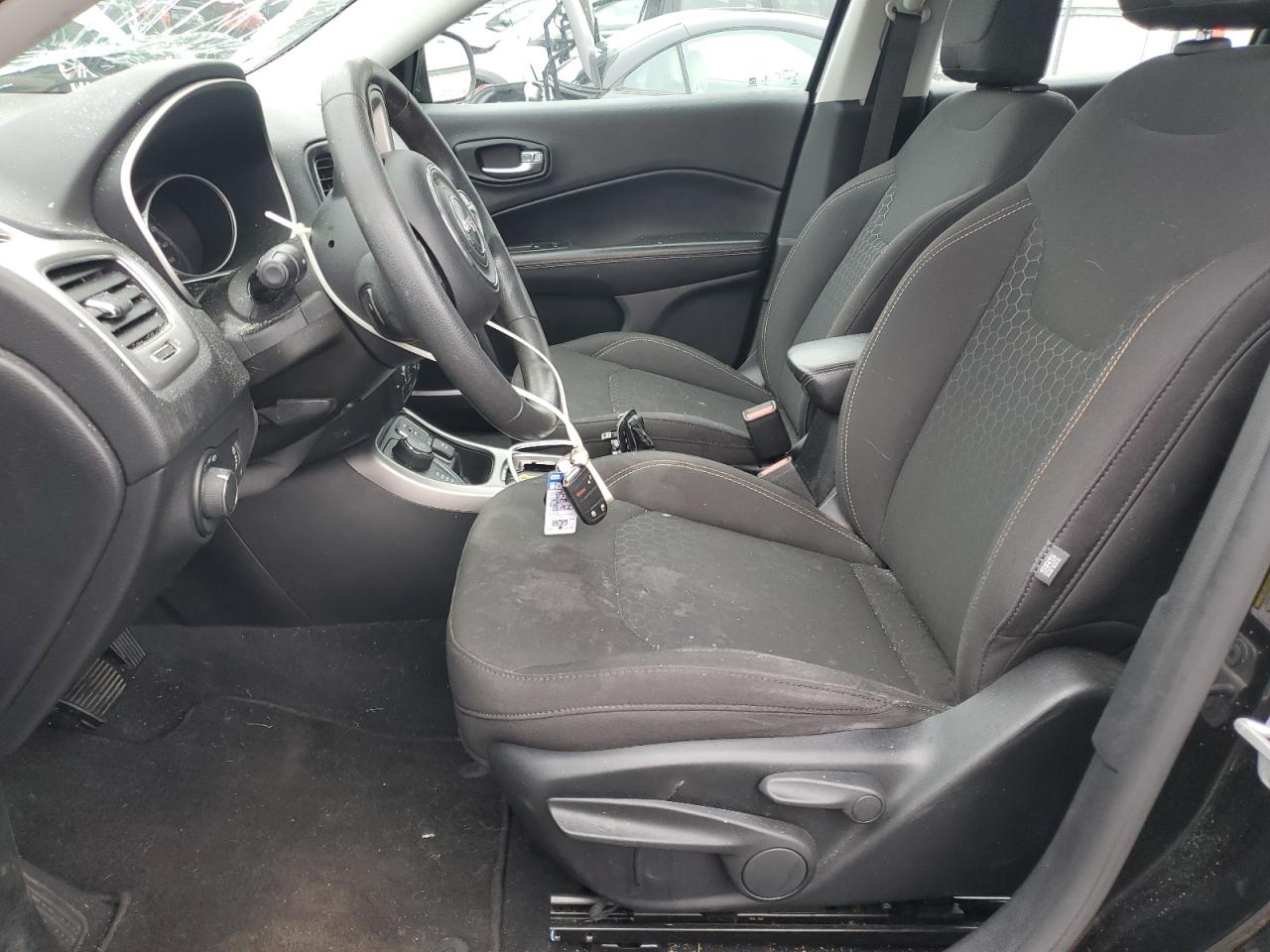 2018 Jeep Compass Sport VIN: 3C4NJDAB4JT305063 Lot: 56683175