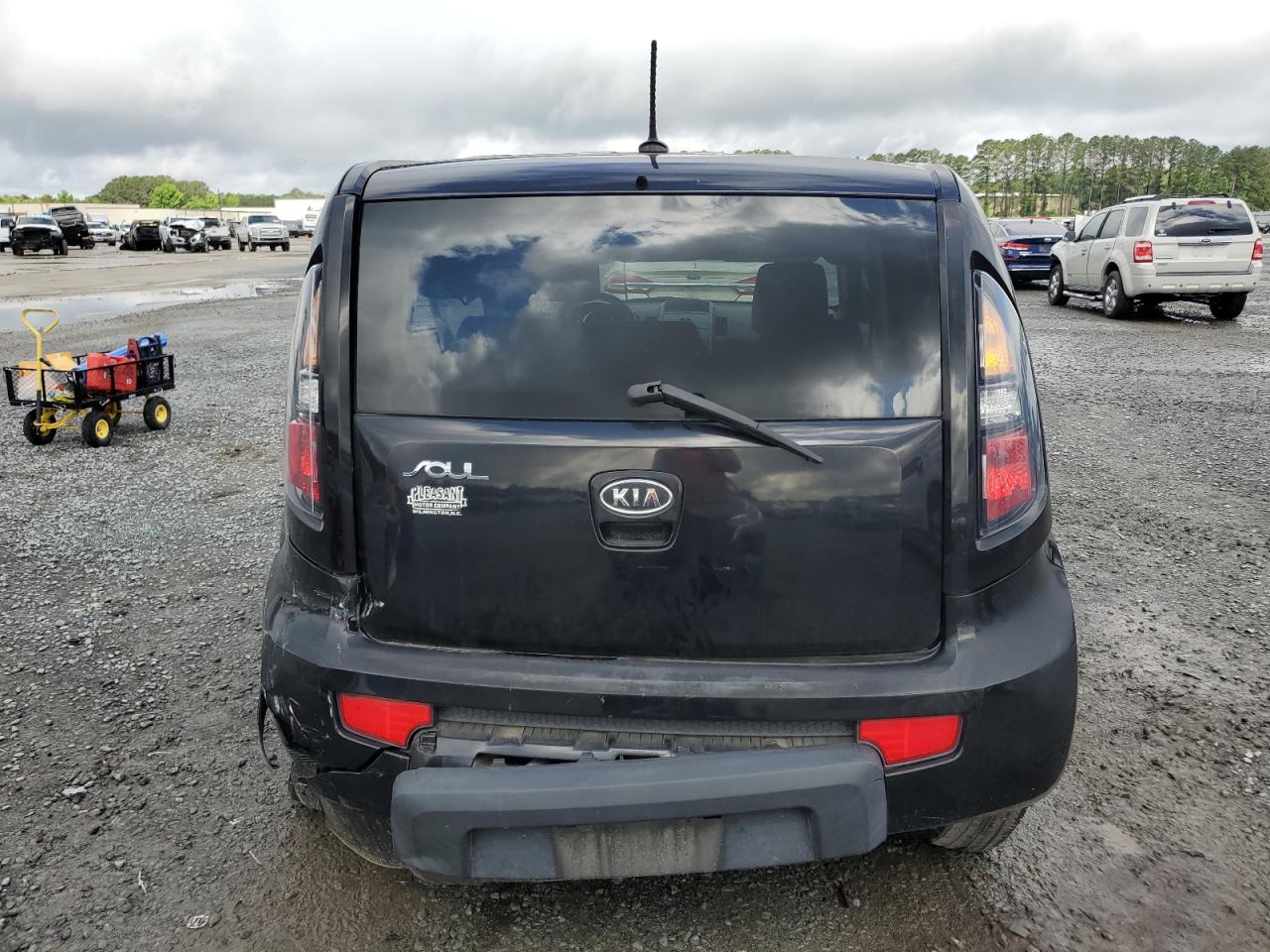 2010 Kia Soul + VIN: KNDJT2A24A7183824 Lot: 56698105