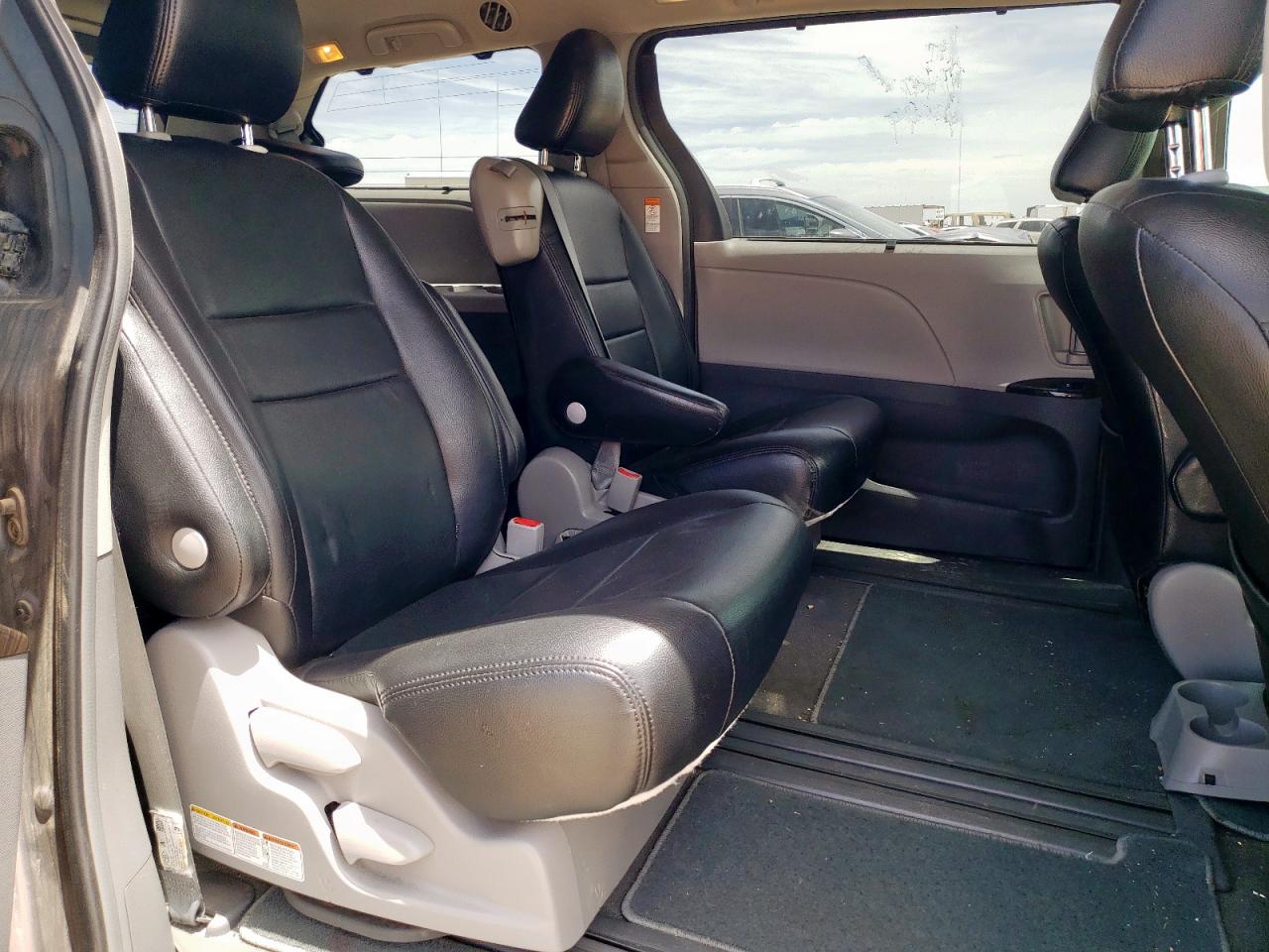 2019 Toyota Sienna Xle VIN: 5TDYZ3DC9KS977684 Lot: 56742555