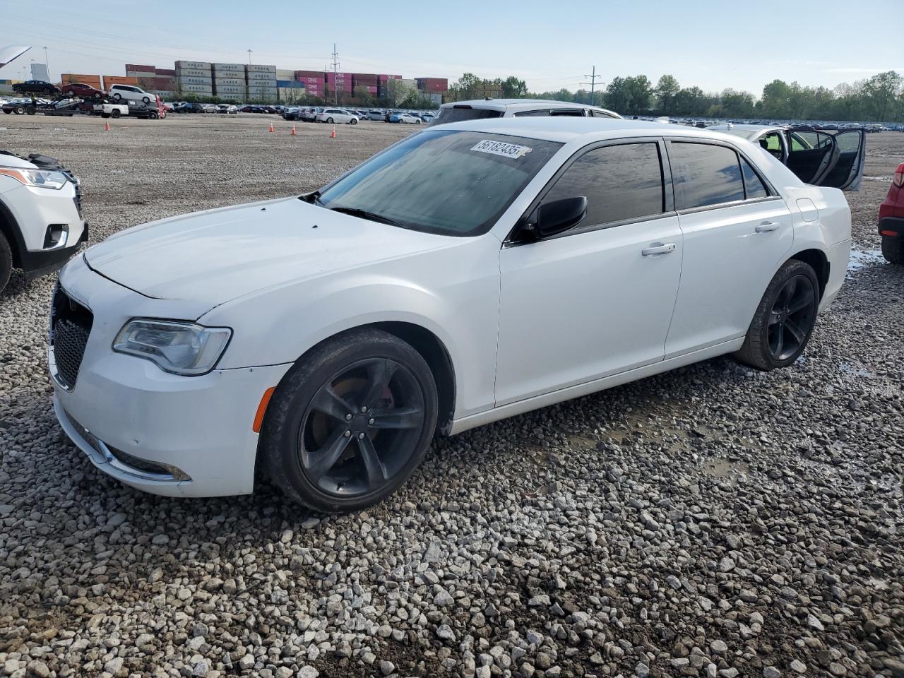 2015 Chrysler 300 Limited for Sale in Columbus, OH - Front End