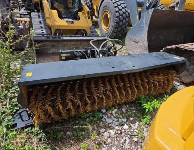 2022 Caterpillar                 10