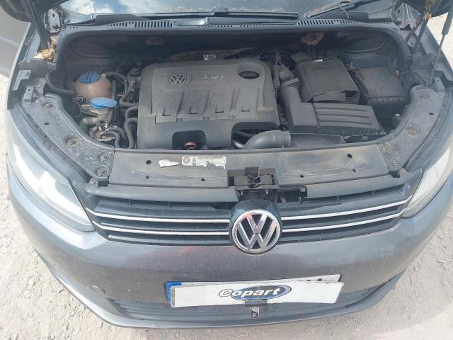 2011 VOLKSWAGEN TOURAN S T
