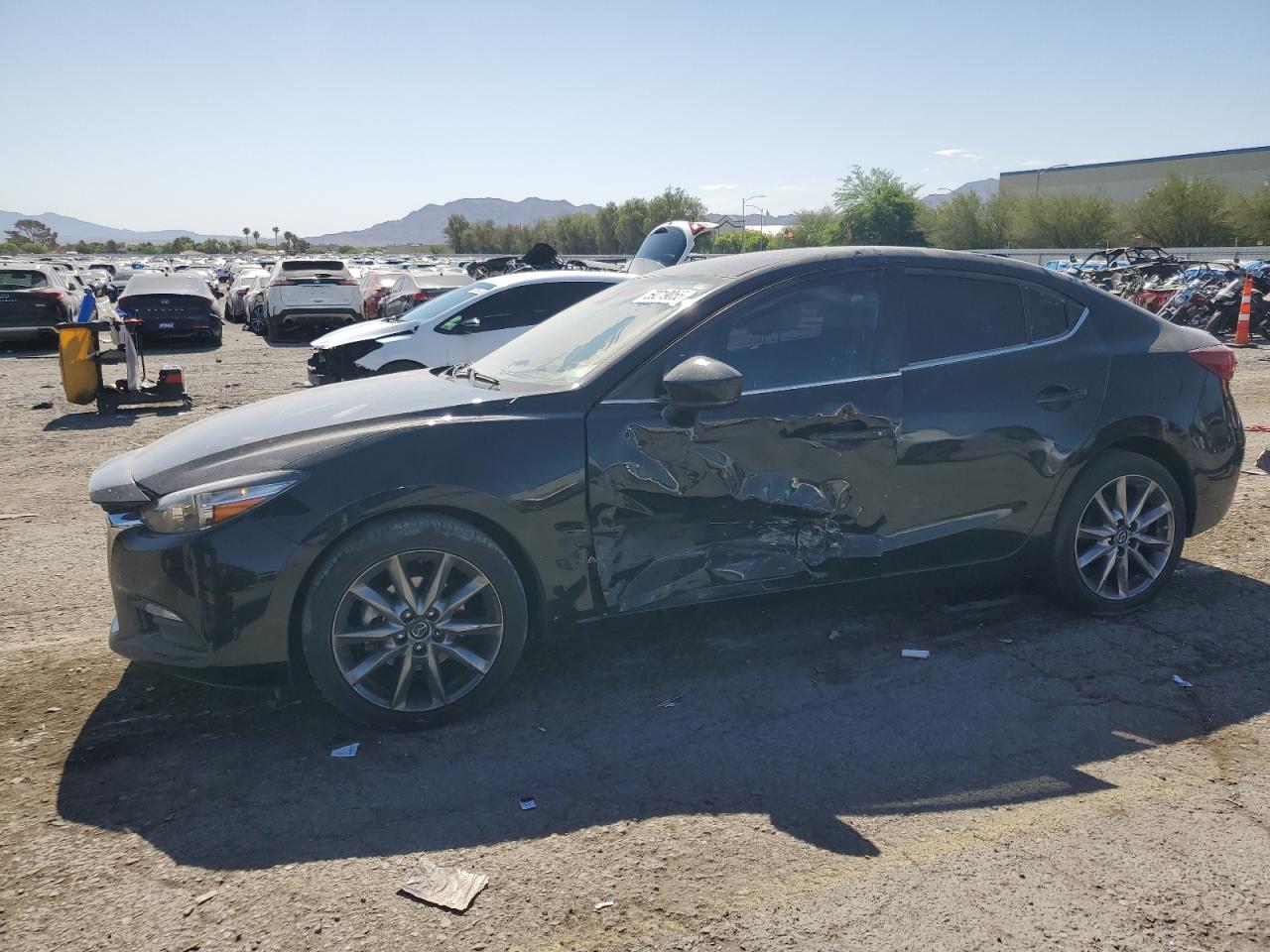 Las Vegas, NV에서 판매 중인 2018 Mazda 3 Touring - Side
