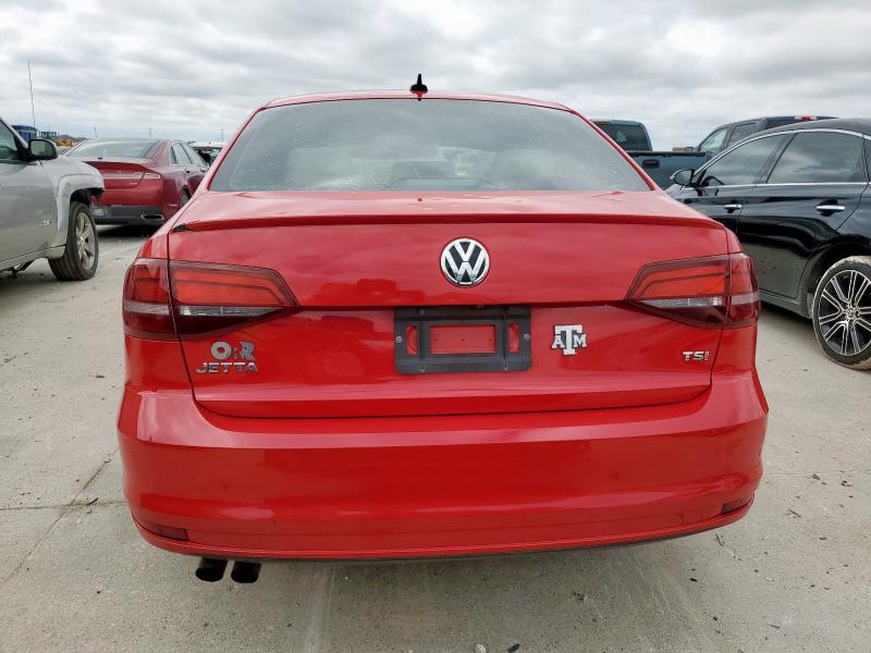 Sedans VOLKSWAGEN JETTA 2016 Czerwony