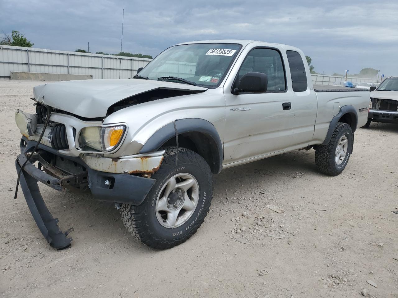 2003 Toyota Tacoma Xtracab for Sale in Kansas City, KS - Front End