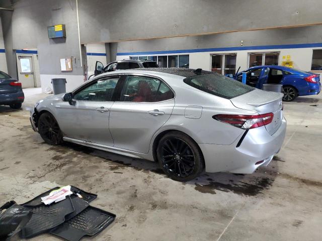  TOYOTA CAMRY 2021 Srebrny