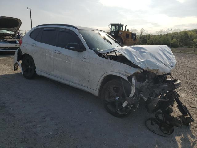 Кроссоверы BMW X1 2015 Белый