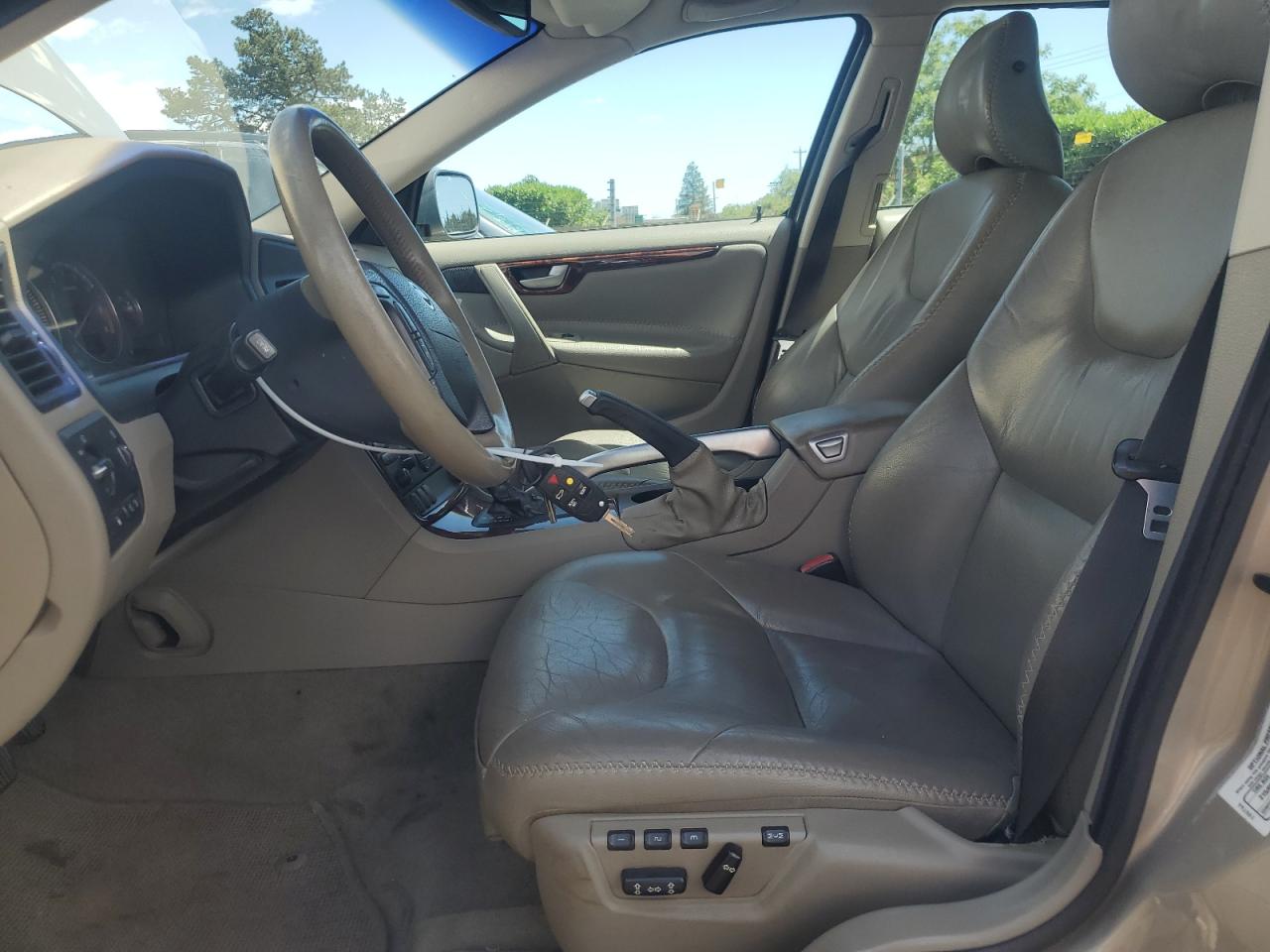2005 Volvo Xc70 VIN: YV1SZ592451199744 Lot: 56257095