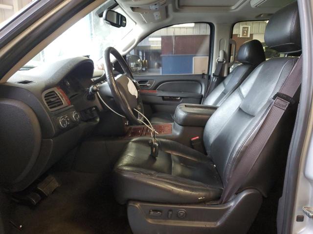  CHEVROLET SUBURBAN 2013 Srebrny