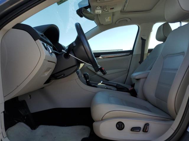  VOLKSWAGEN PASSAT 2016 Gray