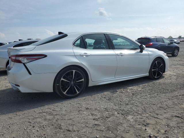  TOYOTA CAMRY 2018 Білий