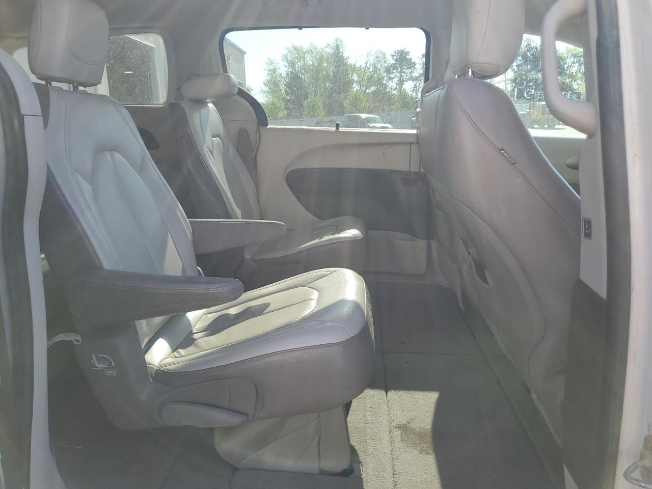 2017 Chrysler Pacifica Touring L VIN: 2C4RC1BG5HR621914 Lot: 56052835