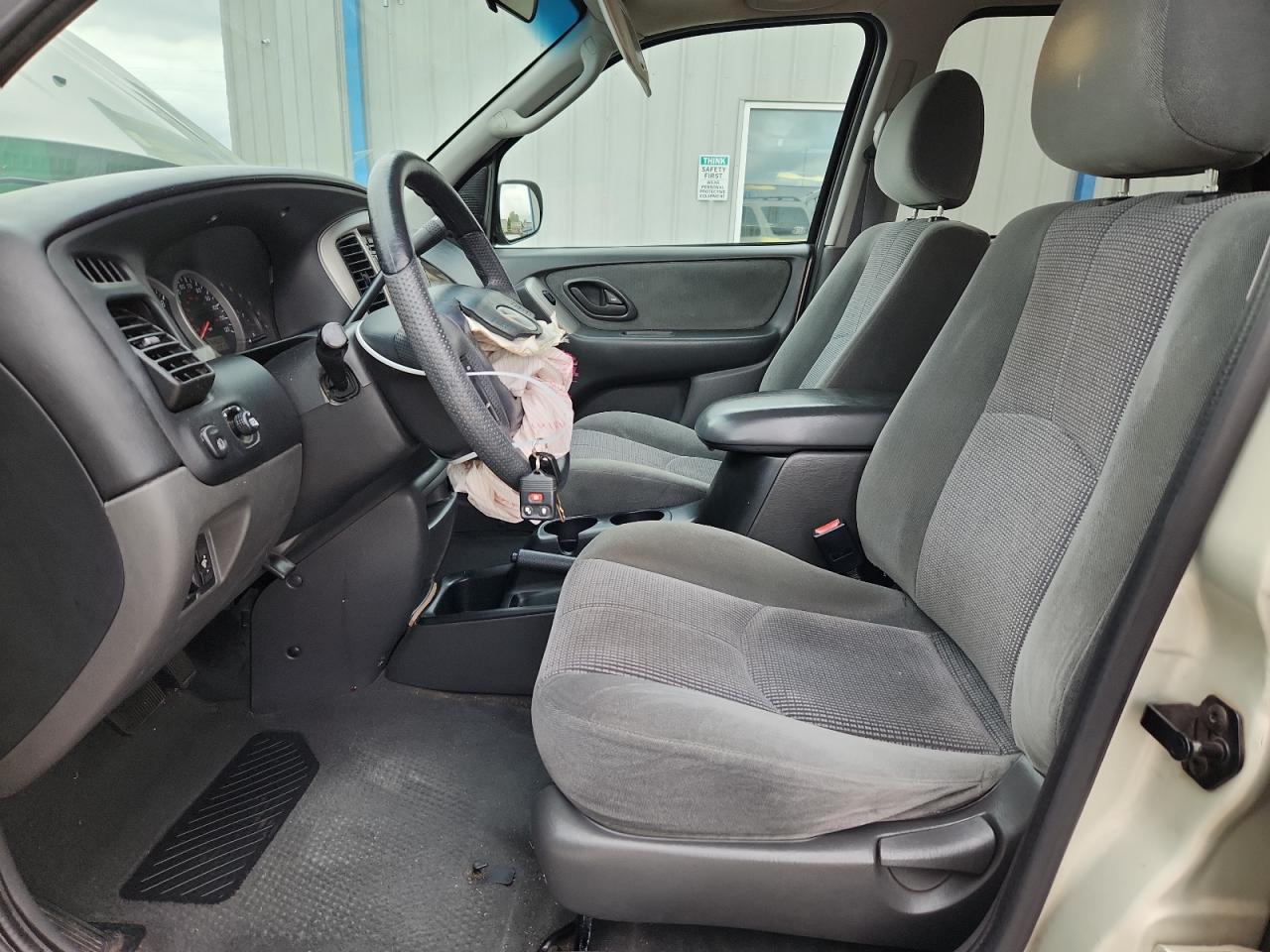 2004 Mazda Tribute Lx VIN: 4F2YZ04164KM12932 Lot: 58793955