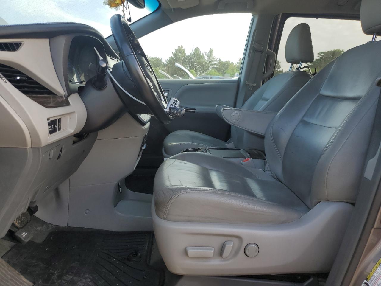 2016 Toyota Sienna Xle VIN: 5TDDK3DC2GS134100 Lot: 56473685