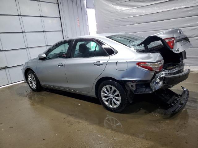  TOYOTA CAMRY 2017 Srebrny