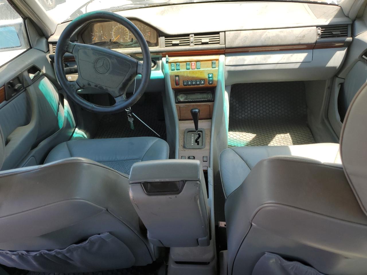 1994 Mercedes-Benz E 320 VIN: WDBEA32E7RC050885 Lot: 56667795