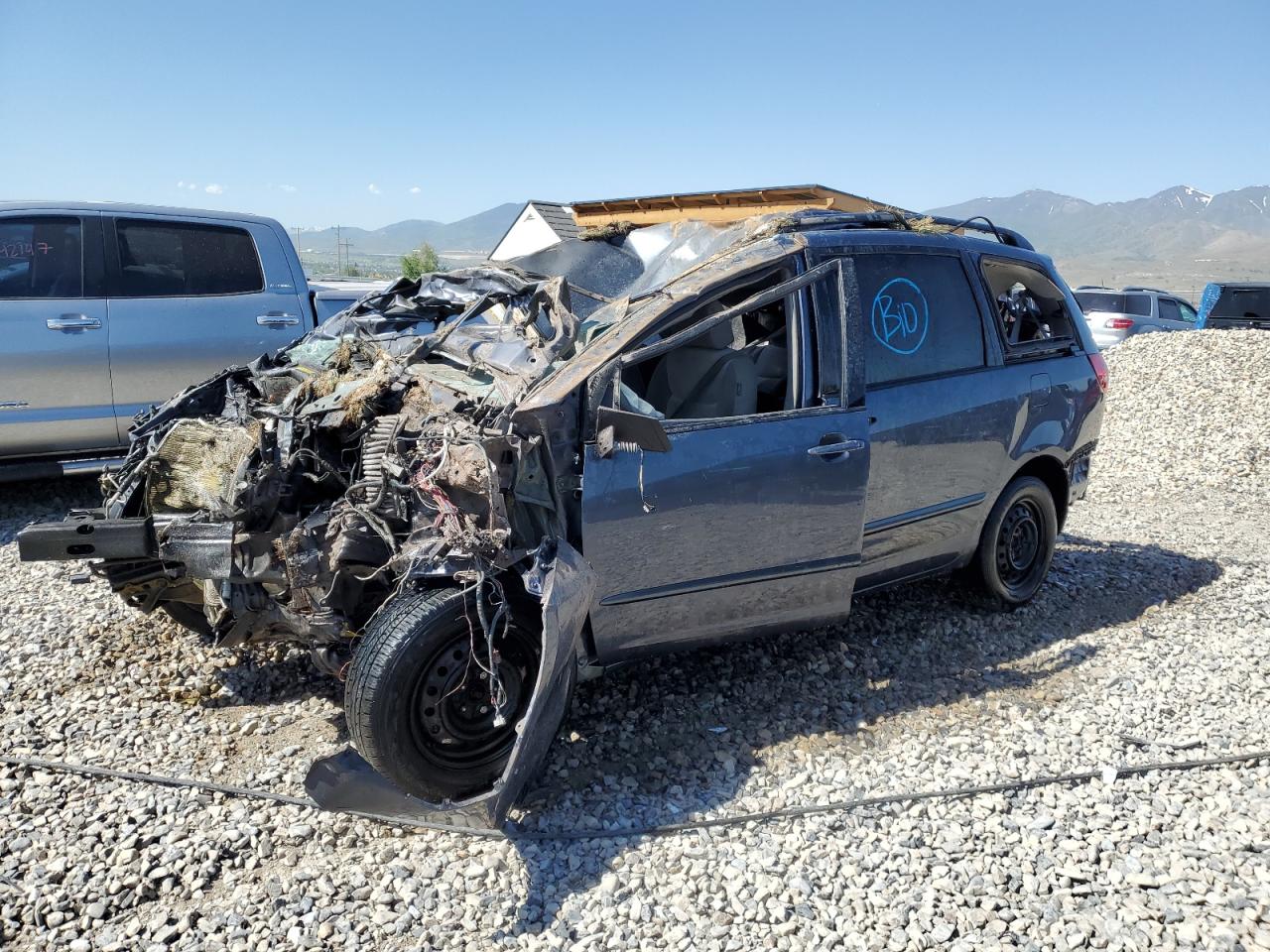 2007 Toyota Sienna Ce იყიდება Magna-ში, UT - Rollover