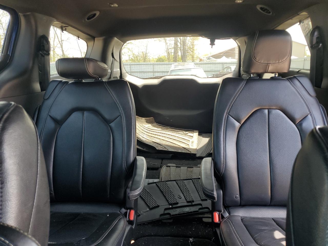 2019 Chrysler Pacifica Touring L VIN: 2C4RC1BGXKR633175 Lot: 55325895