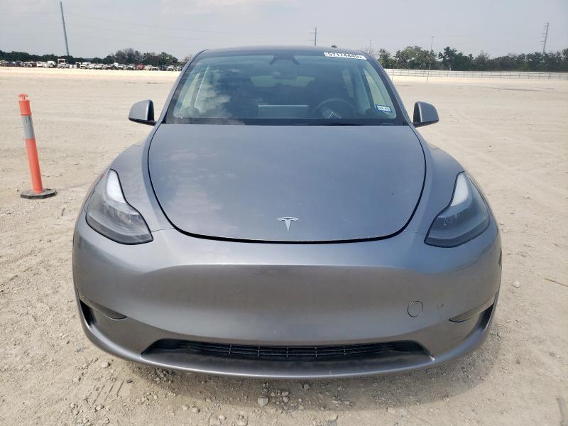  TESLA MODEL Y 2024 Серый