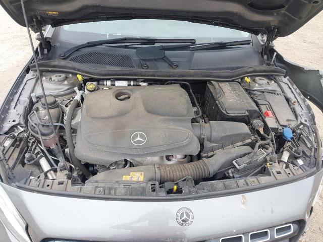 2019 MERCEDES BENZ GLA 180 UR