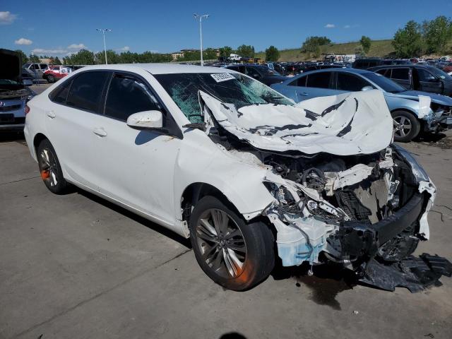  TOYOTA CAMRY 2016 Biały