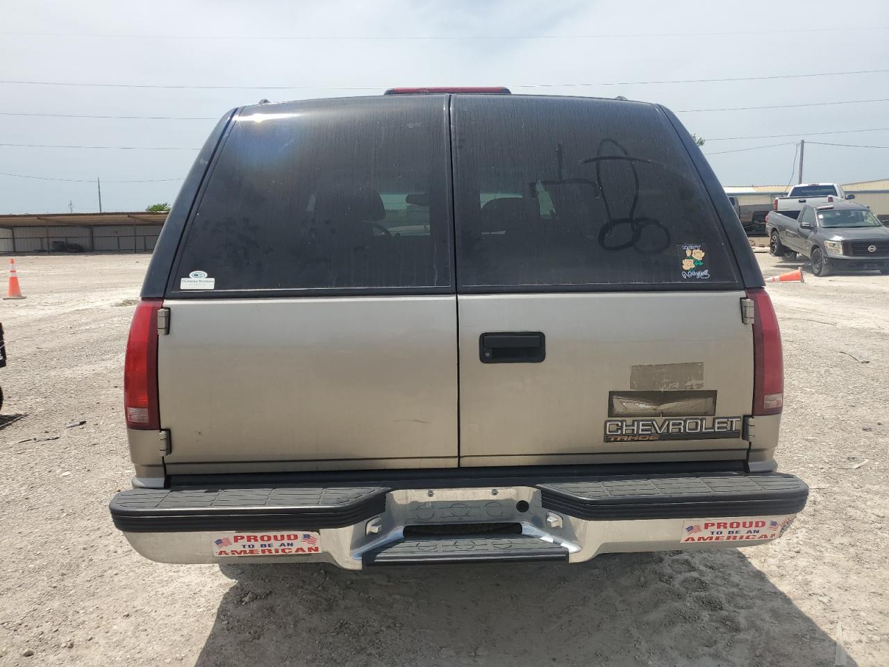 1999 Chevrolet Tahoe C1500 VIN: 1GNEC13R2XJ573460 Lot: 56869395