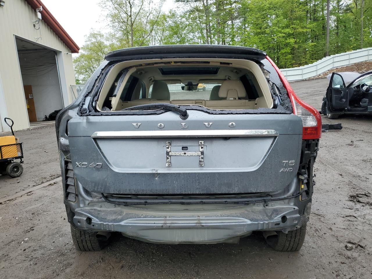 2016 Volvo Xc60 T5 Premier VIN: YV4612RK8G2842801 Lot: 57945835