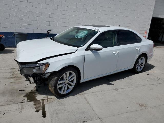 VOLKSWAGEN PASSAT 2019 White