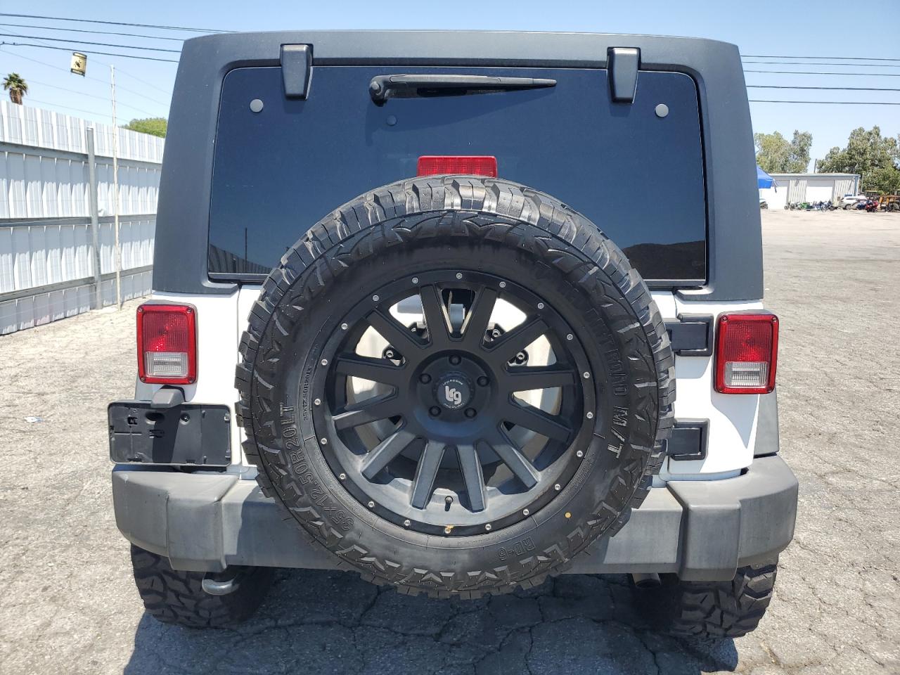 2017 Jeep Wrangler Unlimited Sport VIN: 1C4BJWDG0HL636329 Lot: 57180145